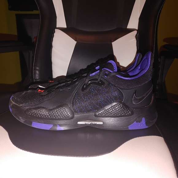 Paul George 5 purple colorway - Picture 2 of 4